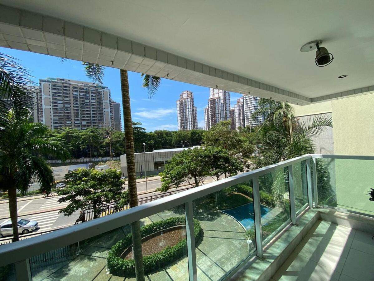 Apto Na Barra A Poucos Minutos Do Metro E Da Apartment