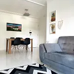 Apto Na Barra A Poucos Minutos Do Metro E Da Praia
