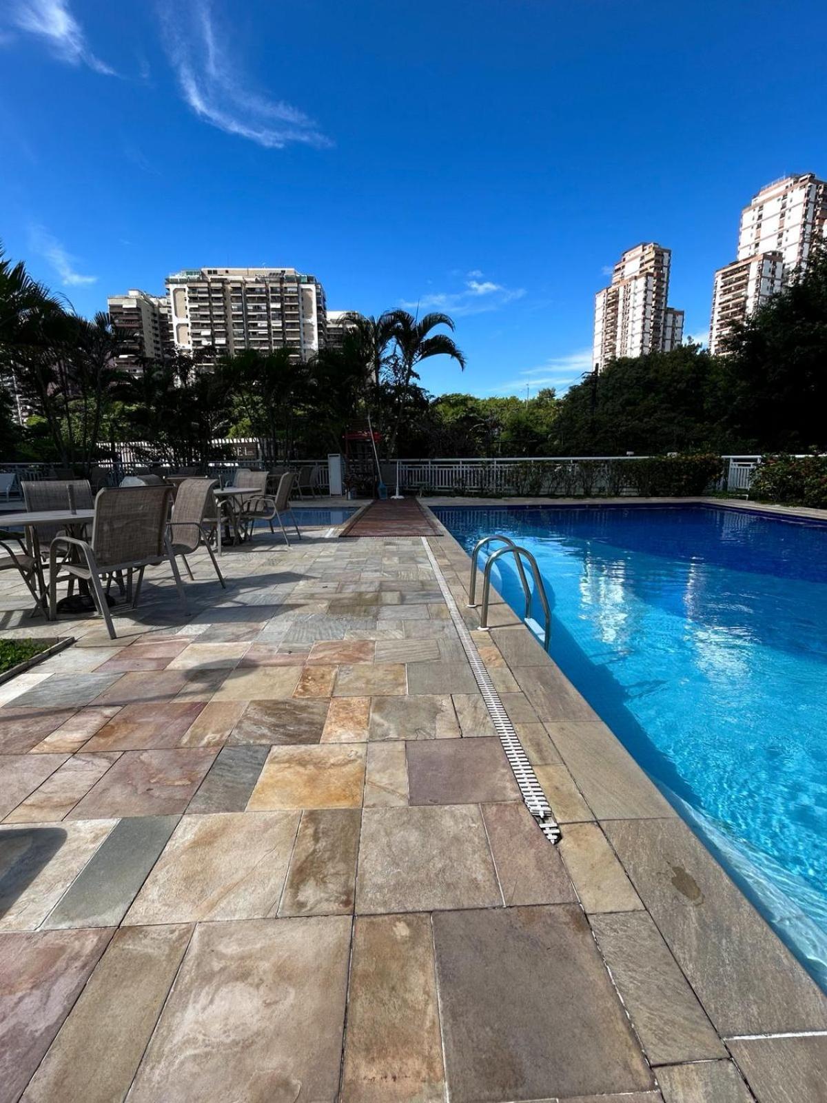 Apto Na Barra A Poucos Minutos Do Metro E Da Apartment *